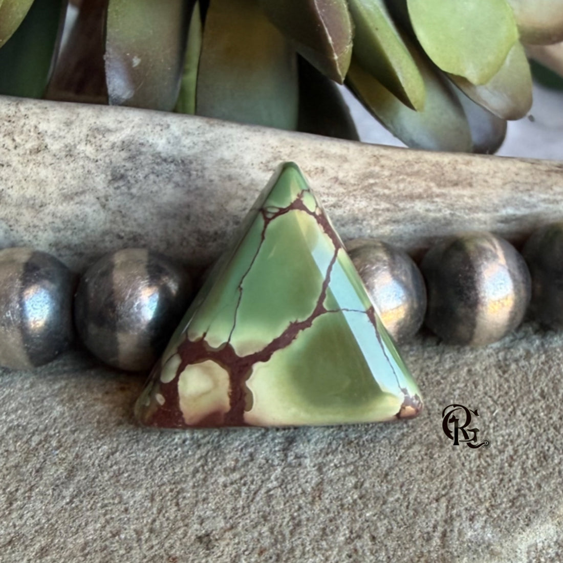 Treasure Mountain Triangle Cabochon-Hubei Province Gemstone
