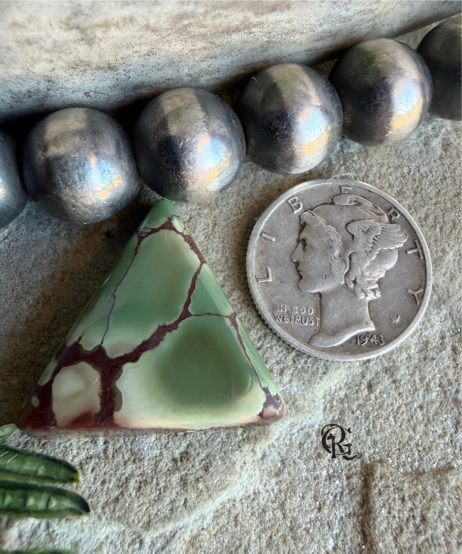 Treasure Mountain Triangle Cabochon-Hubei Province Gemstone